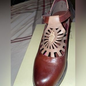 Lartiste shoe new in box size 38